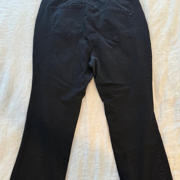 Democracy "Ab"solution Plus Size Fray Hem Kick Flare Jean - Picture 3 of 3